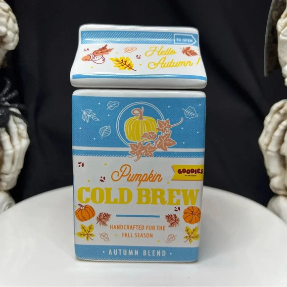 DW Home GOODIES Fall Halloween Milk Carton Pumpkin Cold Brew Scented Candle - Picture 3 of 12